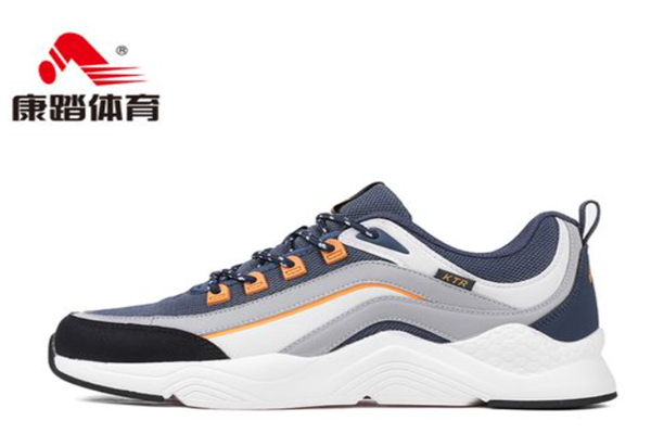 康踏运动鞋服