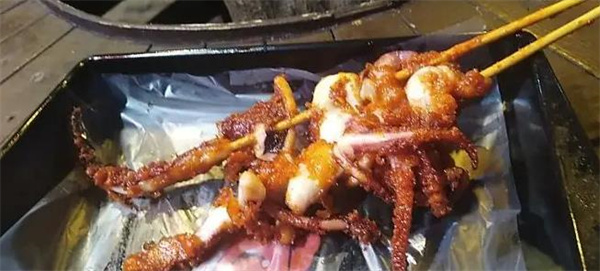 大嘴巴鱿鱼