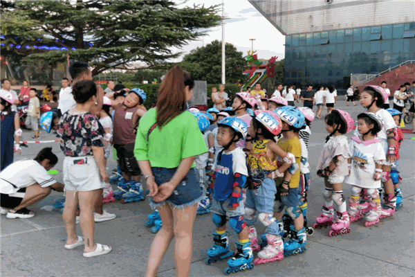 小天使轮滑成长中心