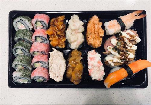 紫菜包饭寿司