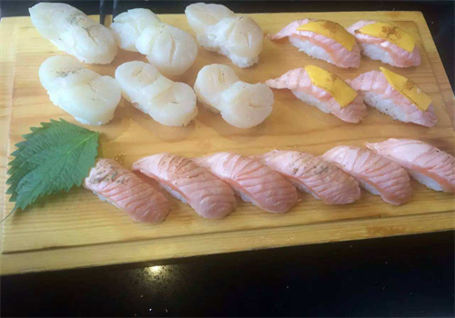 紫菜包饭寿司