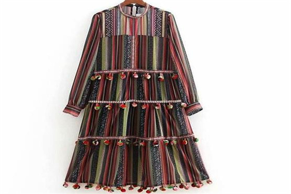 艾诗唯衣服装
