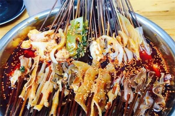 三只猫钵钵鸡