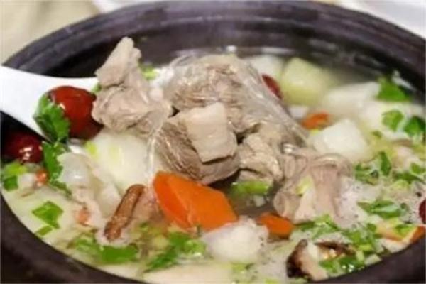 石锅炖羊肉