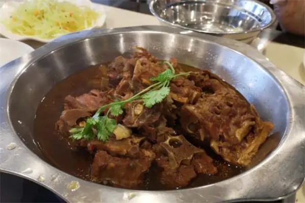 老城伊羊蝎子火锅加盟