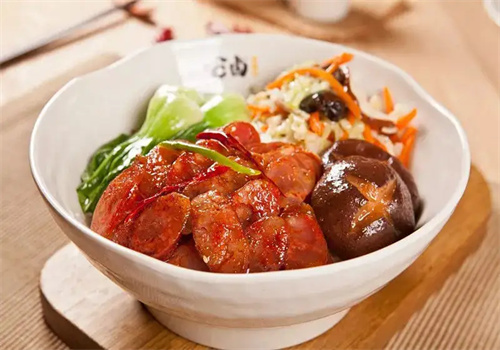 馋嘴卤肉饭