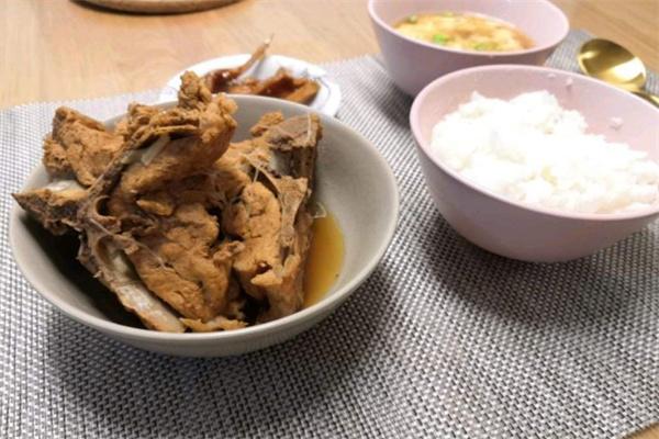 城二郎排骨米饭