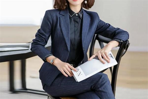 水涟思语女装