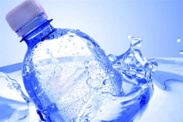 雀巢矿泉水