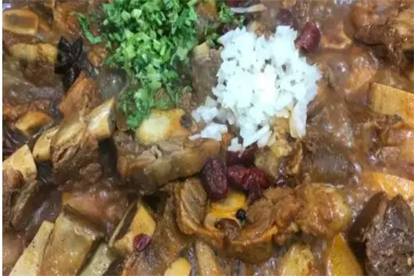 闯关东牛排牛尾锅