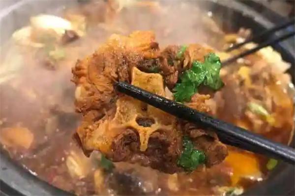 闯关东牛排牛尾锅