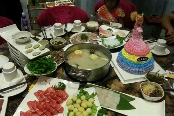 周渔郎河鲜火锅