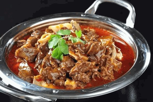 县城开牛肉火锅费多少钱