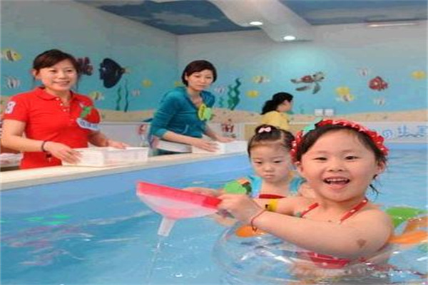 贝贝康婴儿游泳馆
