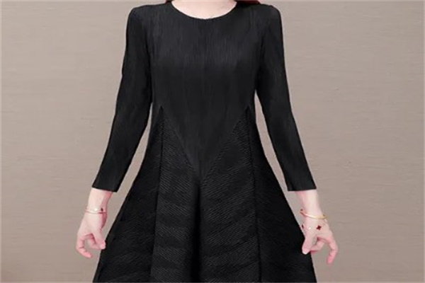堇乔乔服装