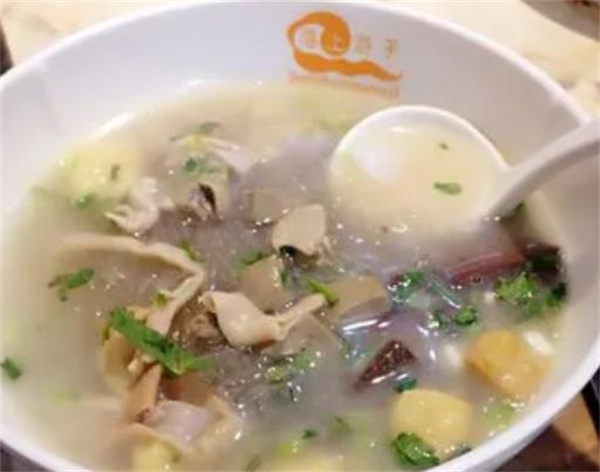 海上游子鸭血粉丝汤