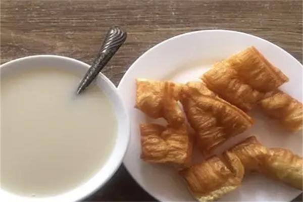 阿文豆浆油条店