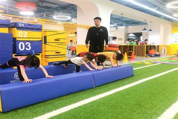 致远少儿体能馆