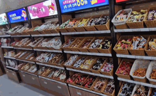 零食店大概要投资多少钱