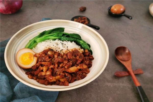 锅小闹卤肉饭