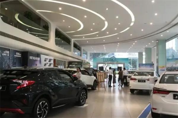 九龙汽车4s店
