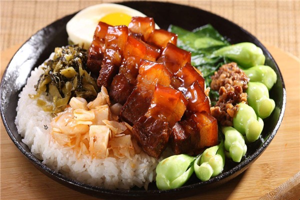 锅小闹卤肉饭