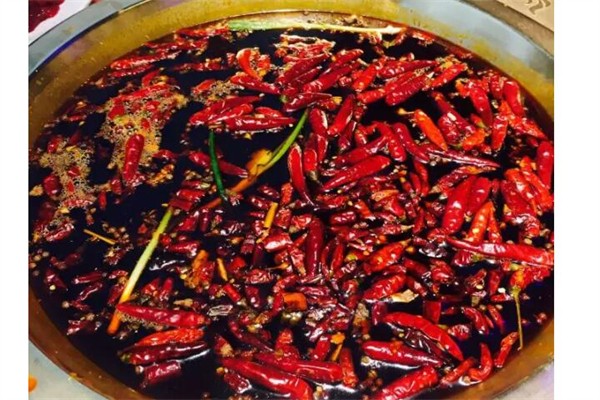 爆椒麻辣火锅