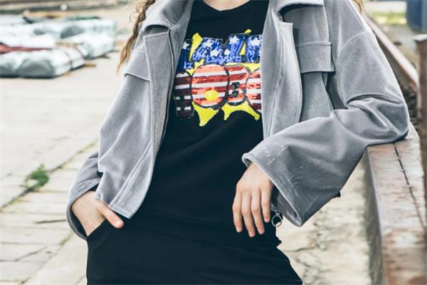 韩依人服饰