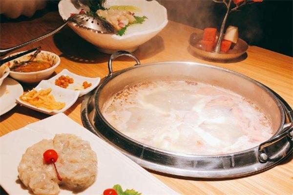 伍仁粟客火锅