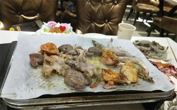 金真子纸上烤肉