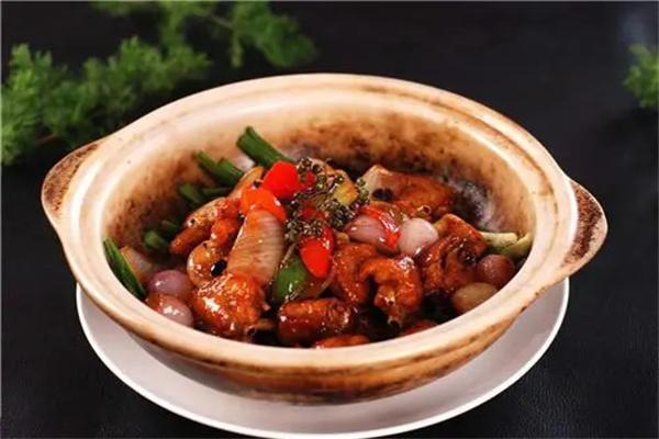 劈柴院炖鸡