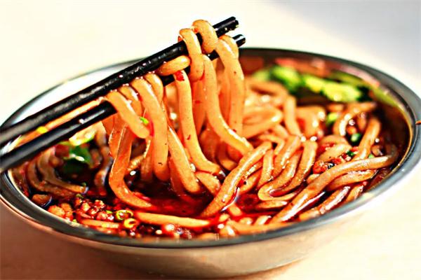 狼吞虎咽酸辣粉加盟