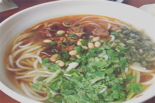 臻大碗苗家牛肉粉店