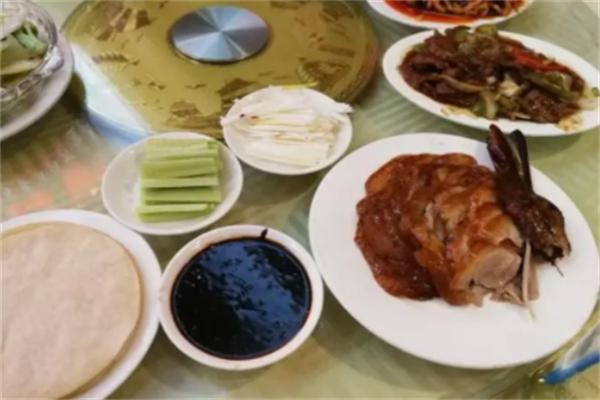全鑫园烤鸭店
