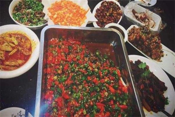 焖天下中餐