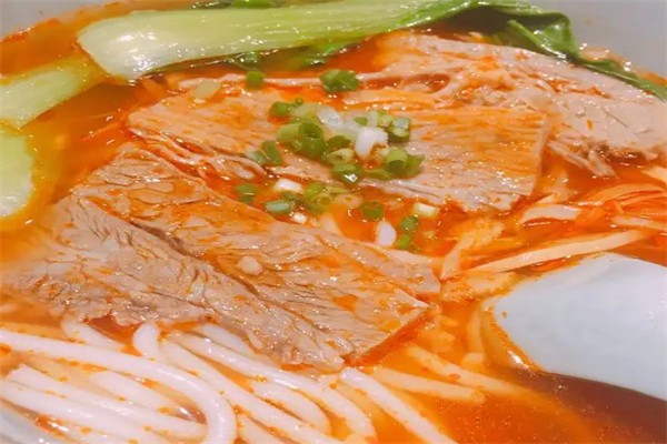 臻大碗苗家牛肉粉店