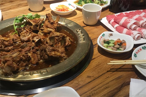 和庆斋秘制羊蝎子火锅