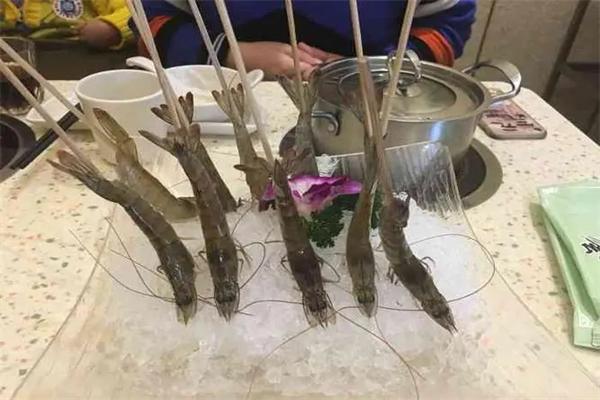 胥半荟蟹逅小火锅