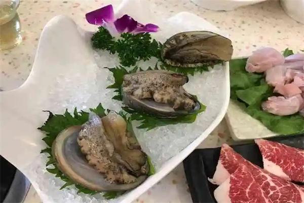 胥半荟蟹逅小火锅
