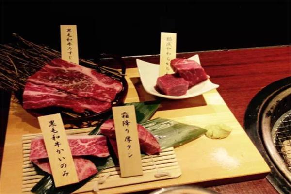 围炉瓦片烤肉