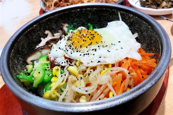 朝族石锅拌饭