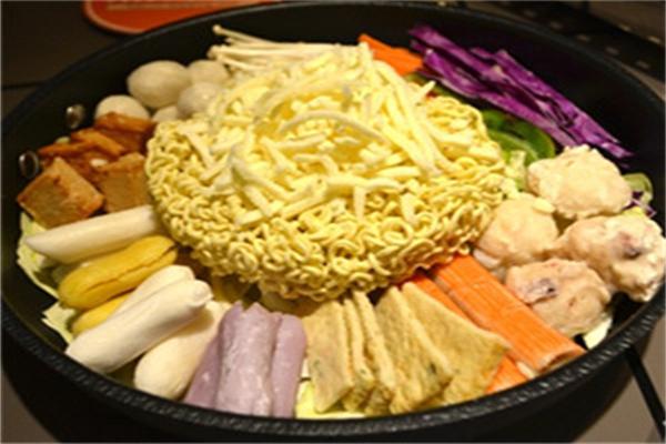 旋疯芝士年糕火锅