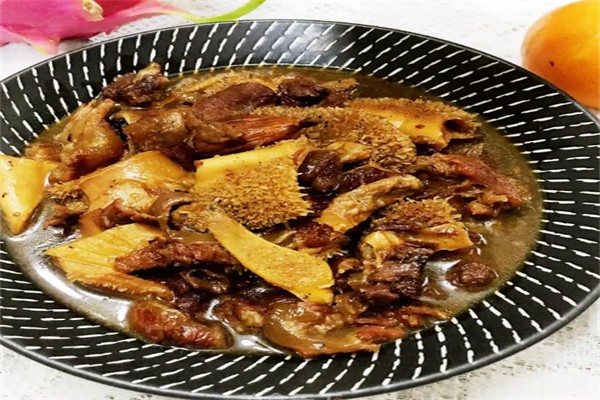 牛哇噻·筋头巴脑牛杂煲