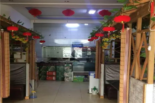 香泰吉东北人家铁锅炖