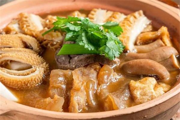 牛哇噻·筋头巴脑牛杂煲