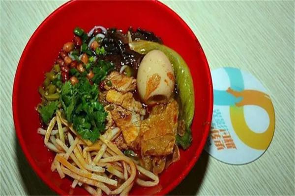 煲留香鱼粉煲仔饭