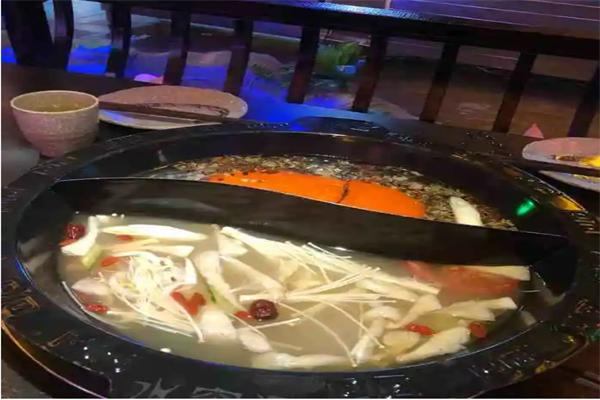 水帘洞火锅
