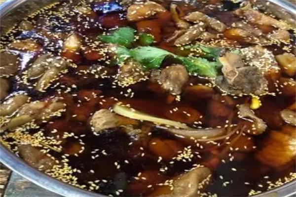 谢彬肥肠鸡冷锅串串