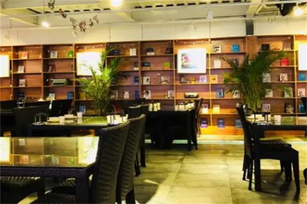 书香门第-书店里的餐厅