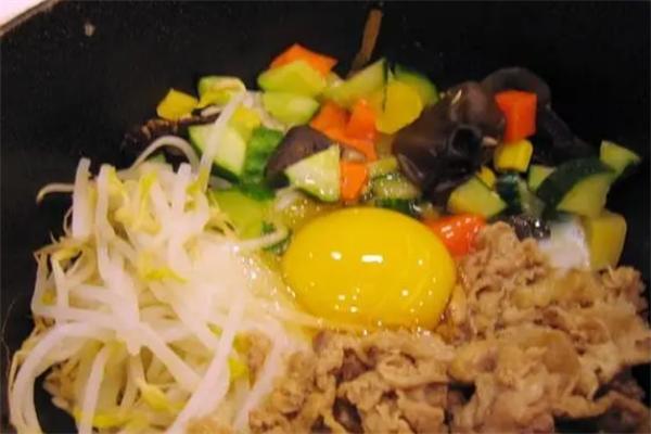 金牛座阿仔石锅拌饭